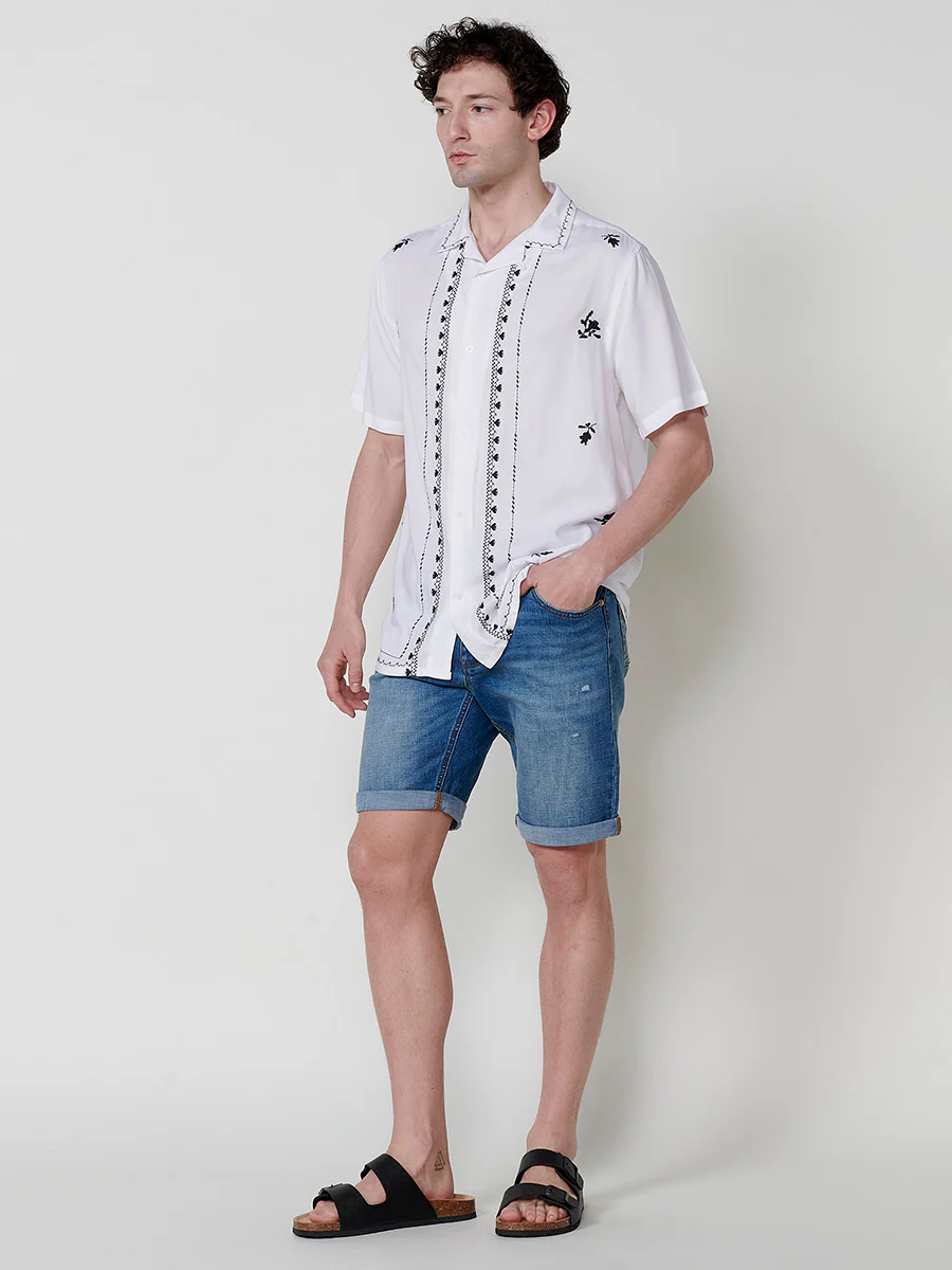 Camisa de manga corta con cuello pico y bordados para hombre – 100% viscosa - Image 8