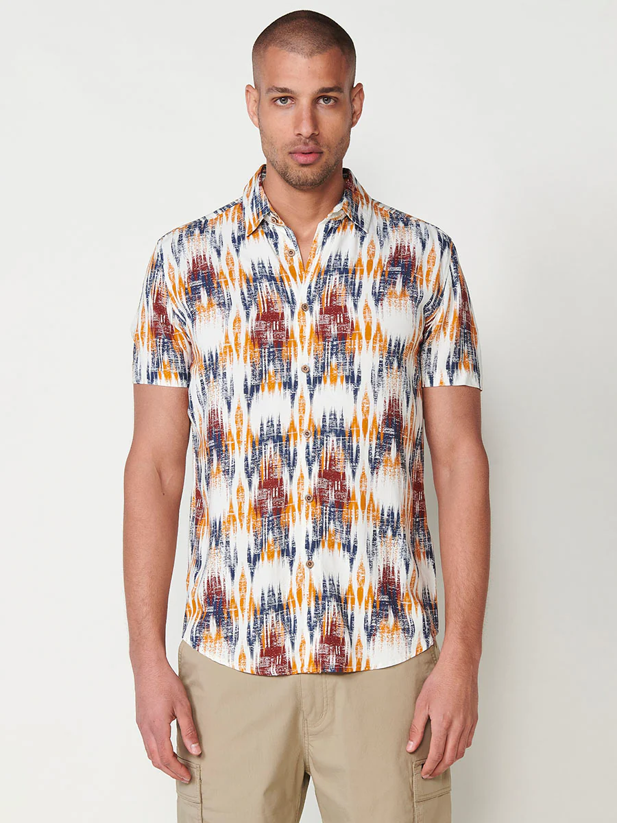 Camisa de manga corta con estampado étnico y cierre con botones para hombre - Image 10