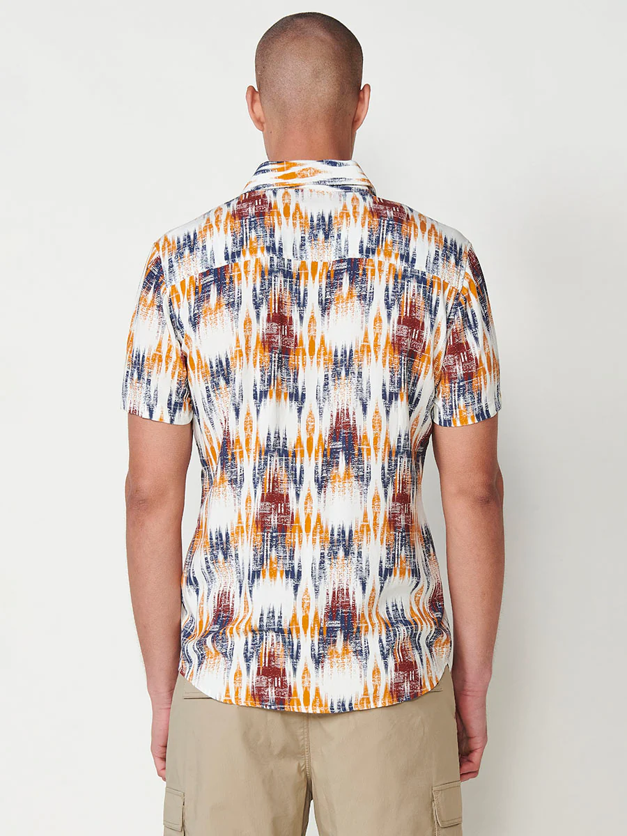 Camisa de manga corta con estampado étnico y cierre con botones para hombre - Image 12