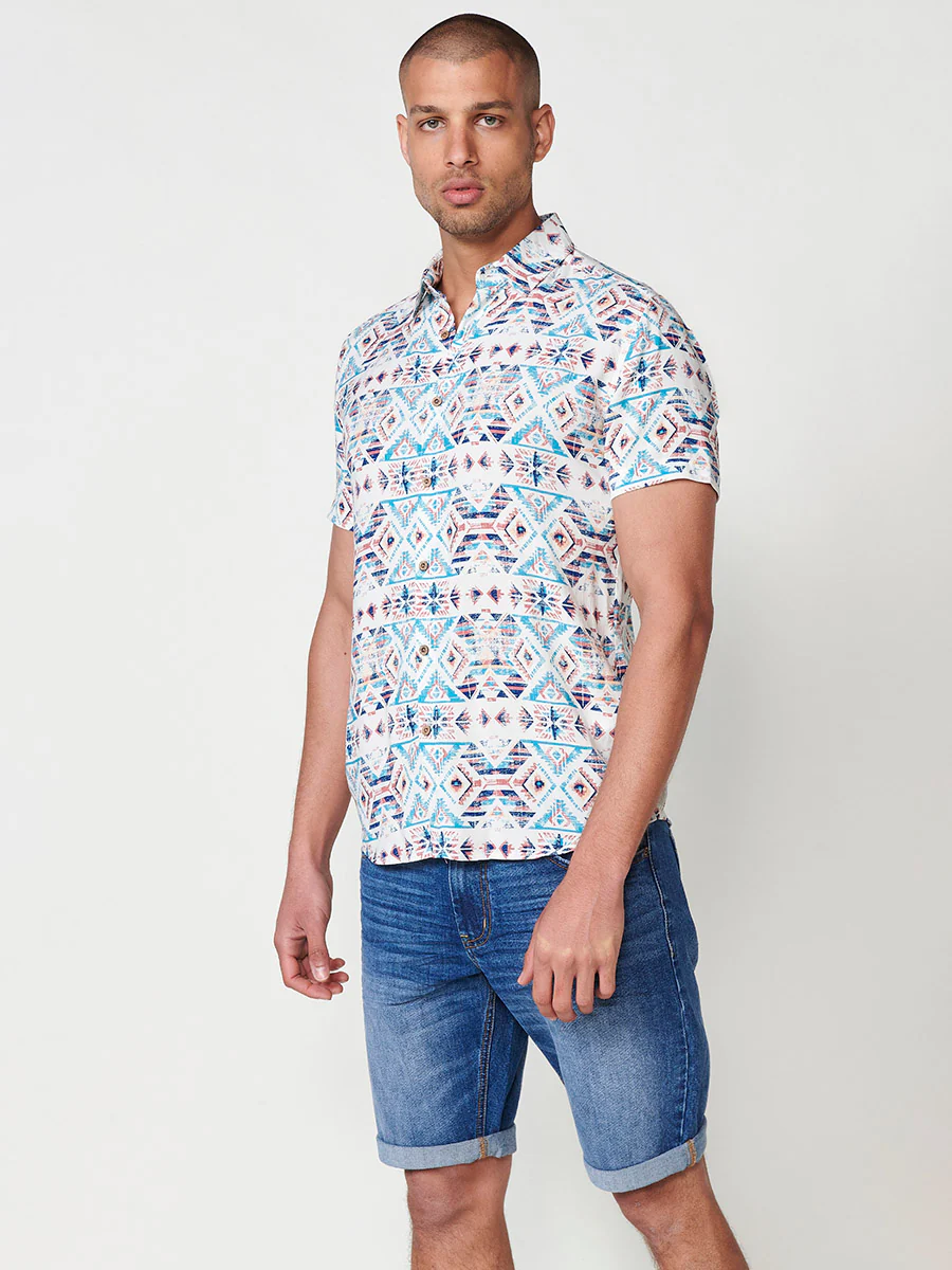 Camisa de manga corta con estampado étnico y cierre con botones para hombre - Image 14