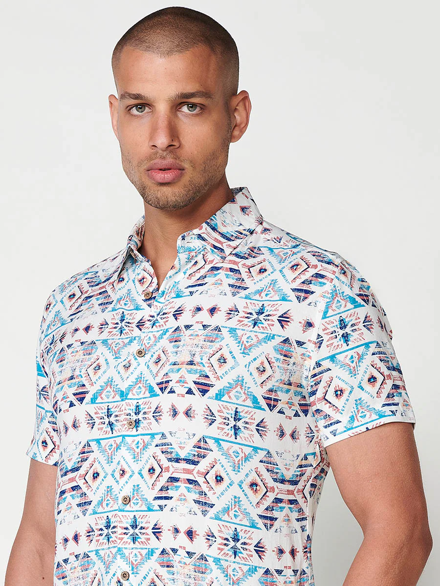 Camisa de manga corta con estampado étnico y cierre con botones para hombre - Image 20