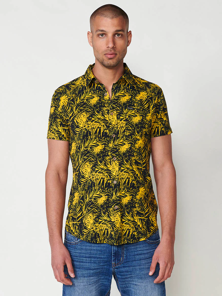 Camisa de manga corta con estampado tropical multicolor para hombres - Image 16