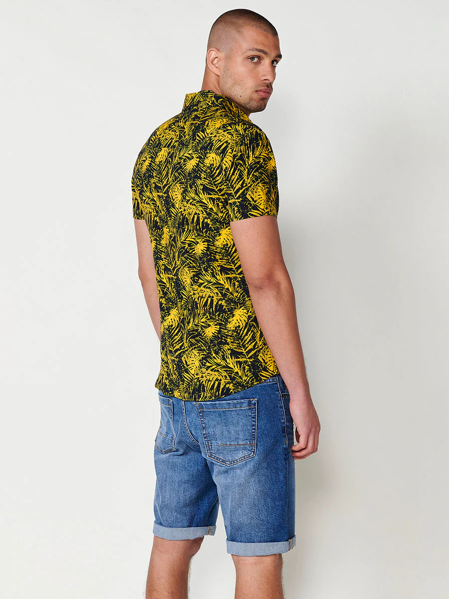 Camisa de manga corta con estampado tropical multicolor para hombres - Image 18