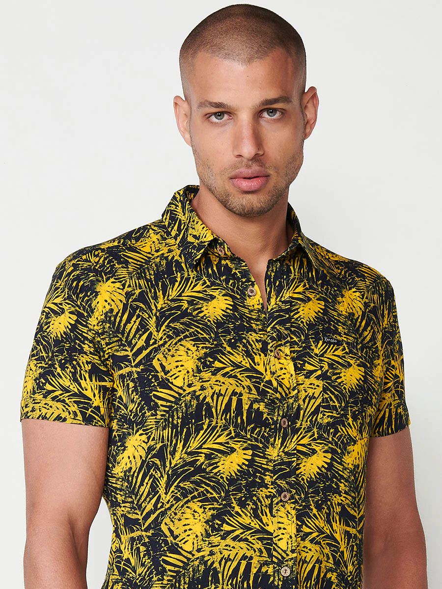 Camisa de manga corta con estampado tropical multicolor para hombres - Image 20