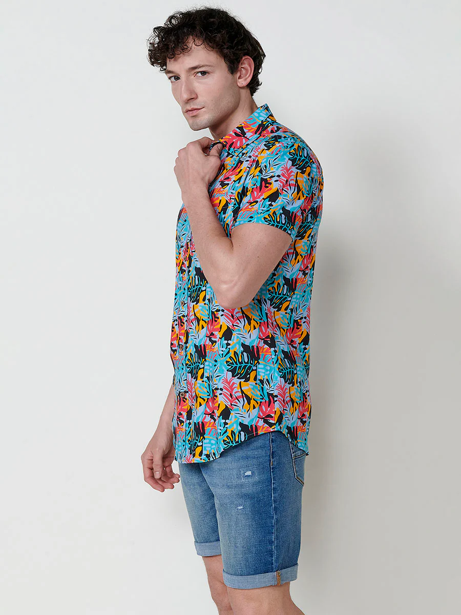 Camisa de manga corta con estampado tropical multicolor para hombres - Image 24