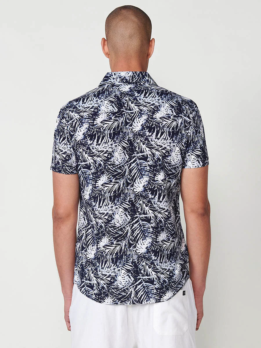 Camisa de manga corta con estampado tropical multicolor para hombres - Image 31