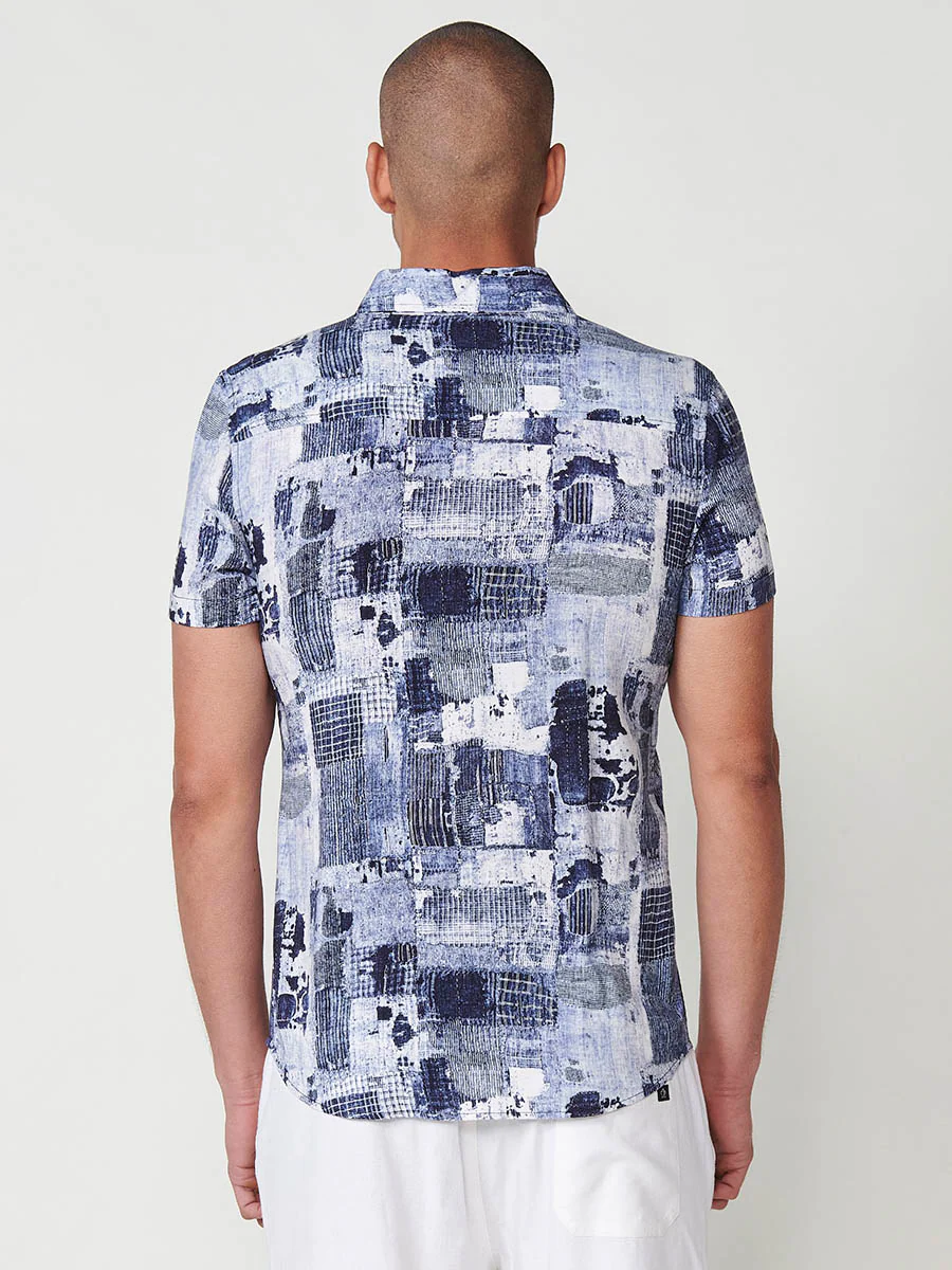 Camisa de manga corta con estampado tropical multicolor para hombres - Image 35