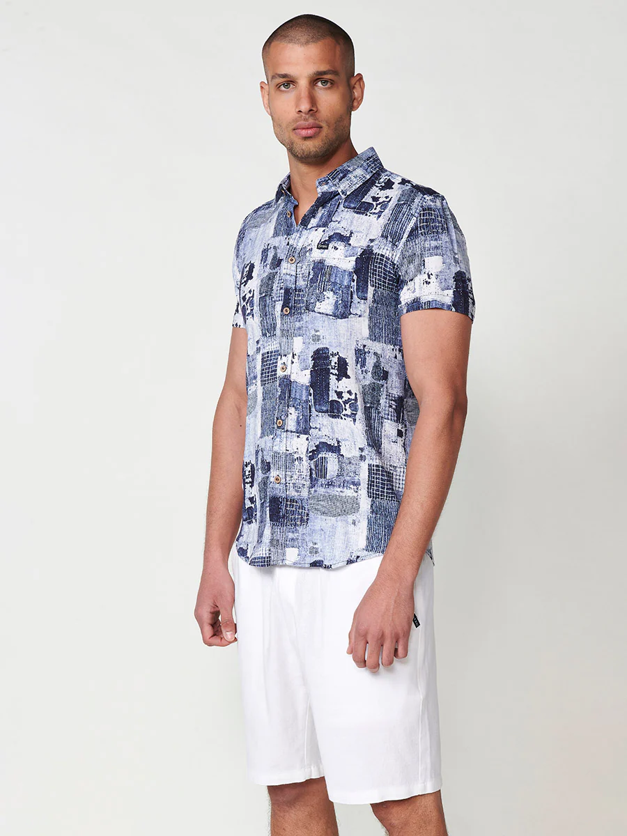 Camisa de manga corta con estampado tropical multicolor para hombres - Image 37
