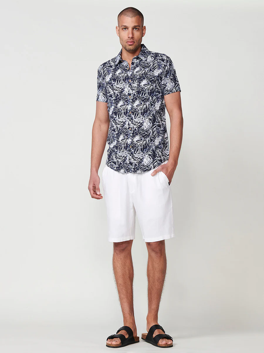Camisa de manga corta con estampado tropical multicolor para hombres - Image 40