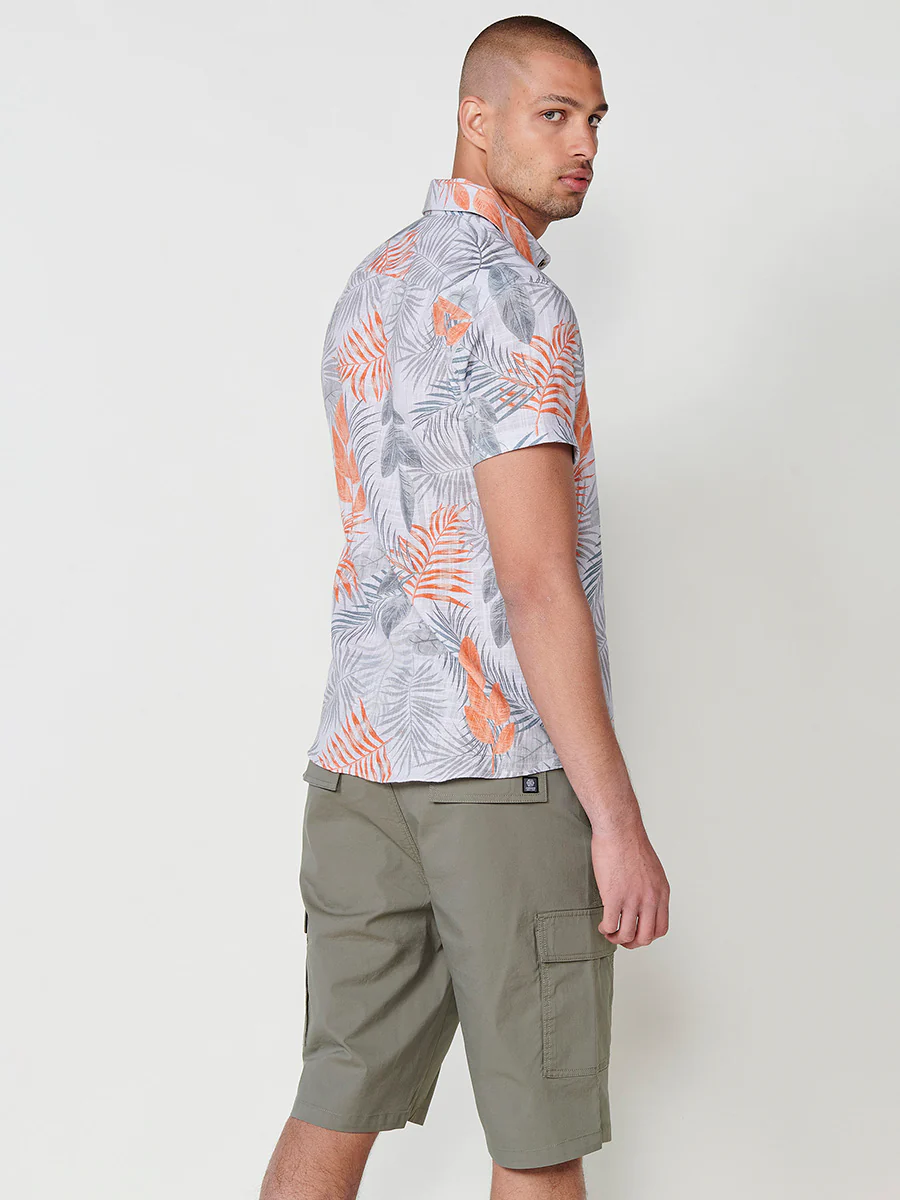 Camisa de manga corta con estampado tropical y bolsillo delantero para hombre – 100% viscosa - Image 12