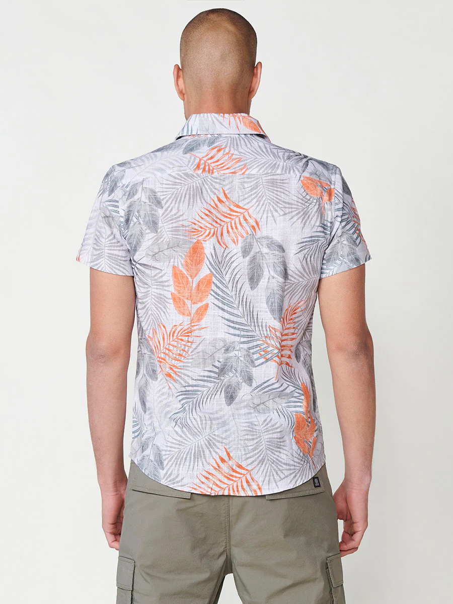 Camisa de manga corta con estampado tropical y bolsillo delantero para hombre – 100% viscosa - Image 13