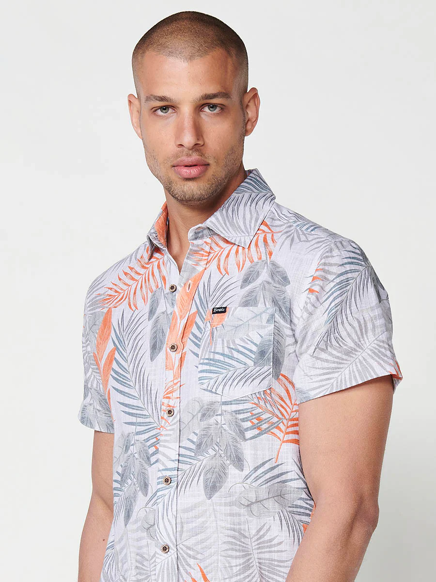 Camisa de manga corta con estampado tropical y bolsillo delantero para hombre – 100% viscosa - Image 14