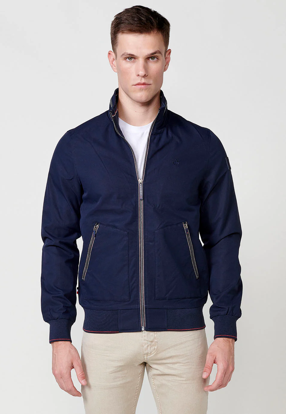 Chaqueta cazadora con cuello alto y puños elasticos para hombre - Image 11