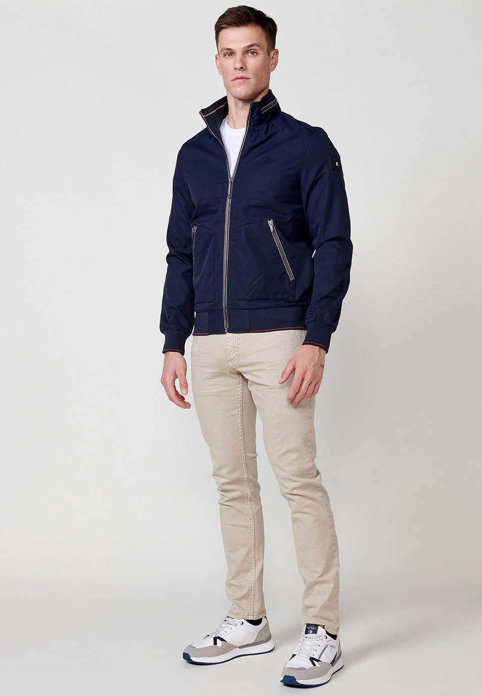 Chaqueta cazadora con cuello alto y puños elasticos para hombre - Image 16