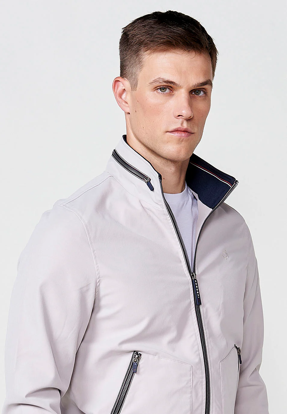 Chaqueta cazadora con cuello alto y puños elasticos para hombre - Image 24