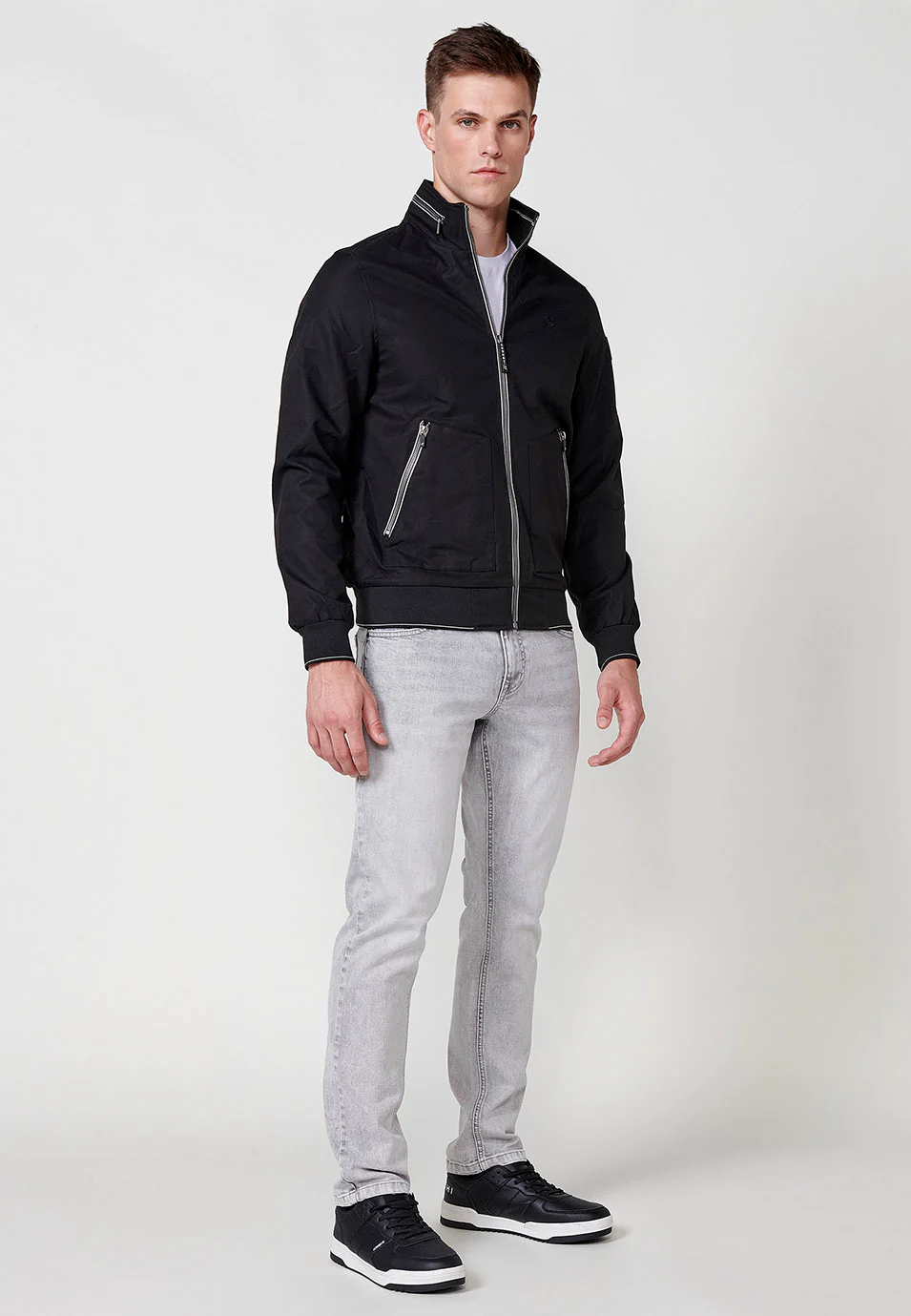 Chaqueta cazadora con cuello alto y puños elasticos para hombre - Image 7