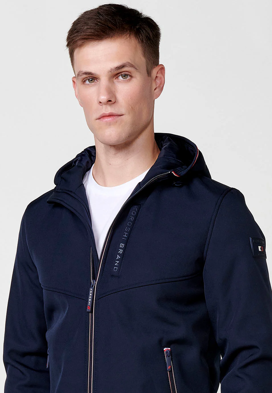 Chaqueta cazadora con cuello con capucha y cierre delantero con cremallera y bolsillos con cremallera para hombre - Image 17