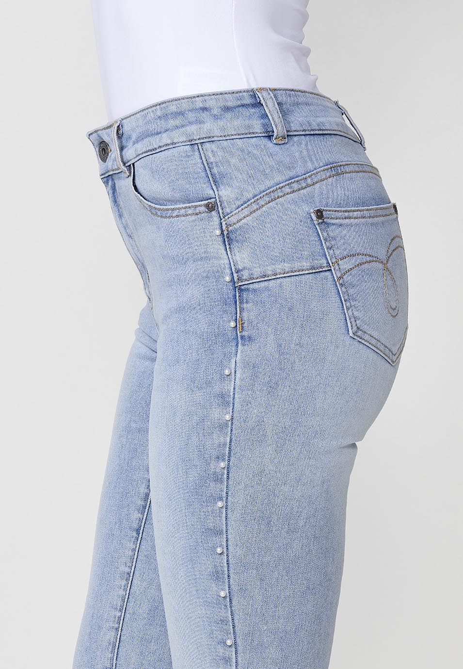 Pantalón largo jeans slim push up con detalles de perlas en los laterales para mujer - Image 9