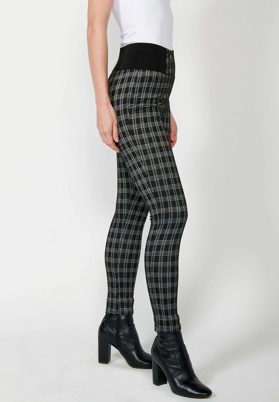Pantalón largo leggins de cuadros con cintura goma ancha mujer - Image 3