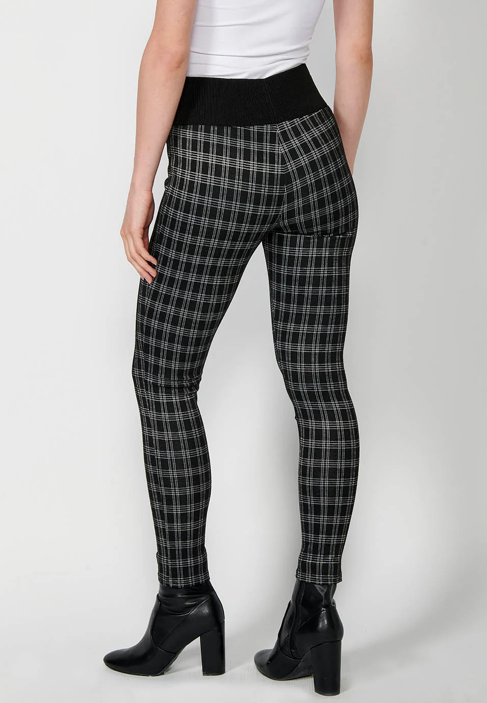 Pantalón largo leggins de cuadros con cintura goma ancha mujer - Image 6